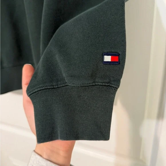 Vintage Tommy Hilfiger Dark Green Crewneck - Picture 2 of 4